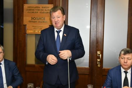 В канун 100-летия Великого Октября КПРФ наградила памятными медалями потомков полководцев Победы