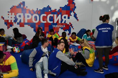 Г.А. Зюганов посетил церемонию открытия XIX Всемирного фестиваля молодежи и студентов