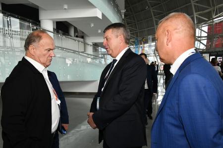 Г.А. Зюганов посетил церемонию открытия XIX Всемирного фестиваля молодежи и студентов