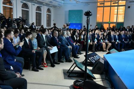 В заключительный день Всероссийского молодежного форума Государственной Думы Г.А. Зюганов встретился с его участниками