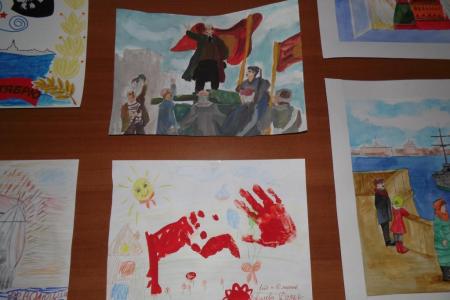 Столетие Великого Октября глазами детей. В Петропавловске-Камчатском подводятся итоги конкурса детского рисунка