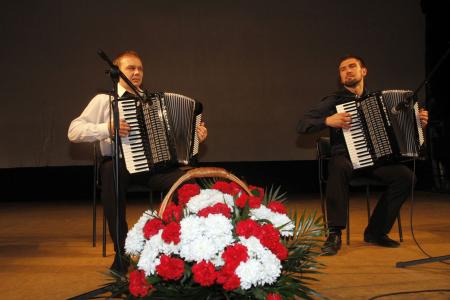 В Воронеже состоялся торжественный концерт в честь 100-летия Великого Октября