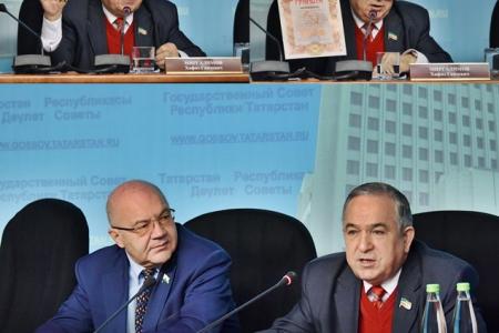 Руководитель фракции КПРФ в Госсовете Татарстана Хафиз Миргалимов провёл пресс-конференцию  для представителей республиканских СМИ