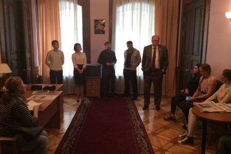 Каждую неделю, отведенную для работы в регионе, депутат В.В. Бортко проводит личный прием граждан