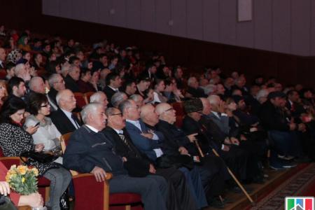 Дагестан. Торжественное собрание по случаю 100-летнего юбилея Великой Октябрьской революции прошло в Махачкале