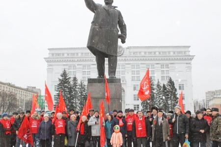В Кемеровской области состоялись праздничный концерт, митинг и возложение, посвященные столетию Великой Октябрьской социалистической революции