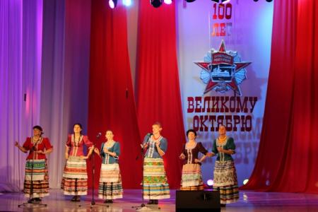 В Магадане состоялось торжественное собрание, посвященное 100-летию Октября