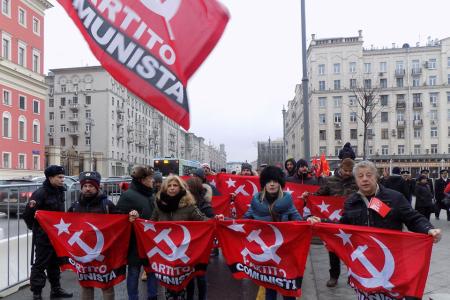 «Мы поражены таким количеством полиции и тем, что у вас не перекрыли улицу на время шествия». Иностранцы поделились впечатлениями о демонстрации в Москве 7 ноября