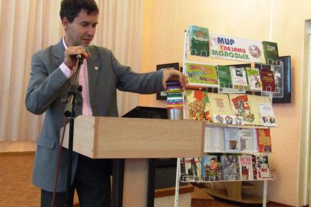 Коммунисты Зауралья рассказали школьникам и студентам о молодежном фестивальном движении