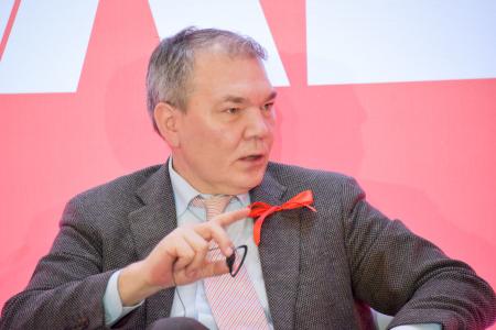 В Москве открылся международный форум левых сил «Октябрь 1917-го - прорыв к социализму!»