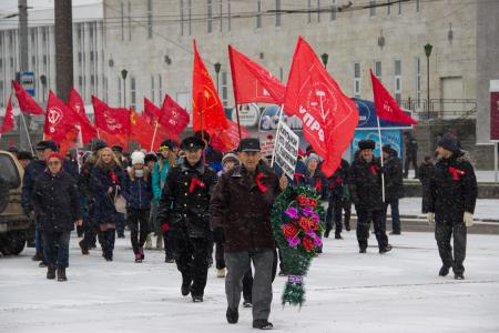 В Томске 100-летие Революции отметили демонстрацией и митингом