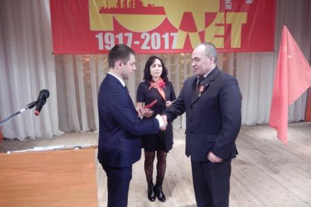 Коммунисты Коми провели торжественное собрание и концерт в честь 100-летия Великого Октября