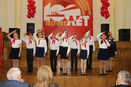 Состоялось торжественное Собрание челябинских коммунистов в честь 100-летия Великой Октябрьской социалистической революции