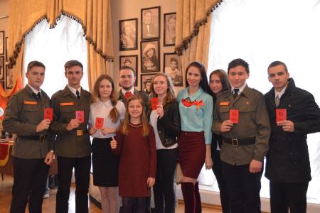 В Севастополе прошел праздничный концерт в честь столетия Великой Октябрьской революции