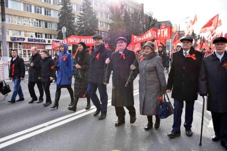 Рабочая Тула отметила столетие Великого Октября массовой демонстрацией