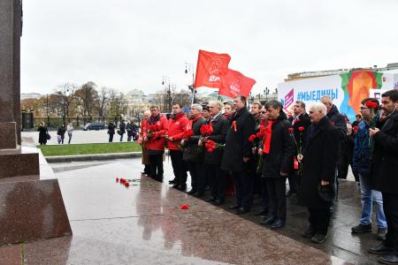 Ничто не перечеркнет значение и величие Октября