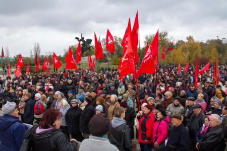 Тысячи приднестровцев выразили недоверие власти на митинге в Тирасполе