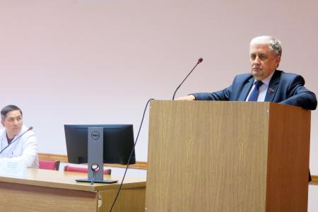 Накануне юбилея Великого Октября Валентин Шурчанов встретился с чебоксарскими медиками