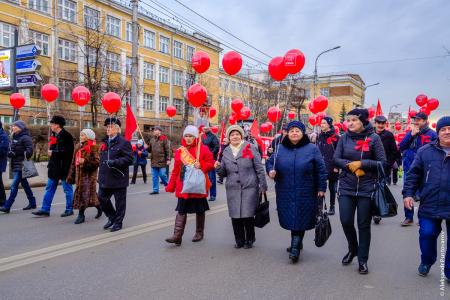 В Красноярске состоялись демонстрация и митинг КПРФ