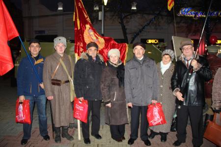 В Челябинске прошёл митинг, посвященный 100-летнему юбилею Великого Октября 