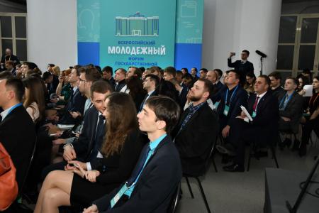 В заключительный день Всероссийского молодежного форума Государственной Думы Г.А. Зюганов встретился с его участниками