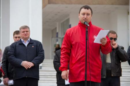 Тысячи приднестровцев выразили недоверие власти на митинге в Тирасполе