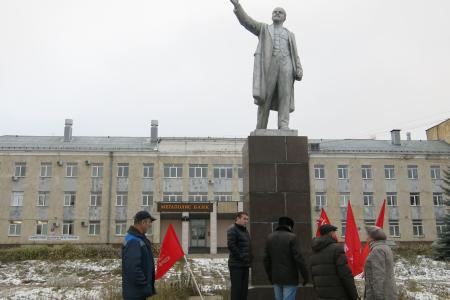 В Чебоксарах вскрыли «капсулу времени» с посланием потомкам