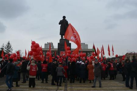 В Красноярске состоялись демонстрация и митинг КПРФ