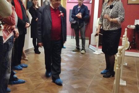 В Доме-музее В.И. Ленина в Казани открылась выставка к столетию Великого Октября