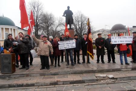 В Мичуринске Тамбовской области состоялся автопробег, посвящённый 100-летию Великой Октябрьской социалистической революции