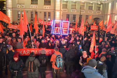 Санкт-Петербург. Революция, «Аврора» – нет у нас пути другого!