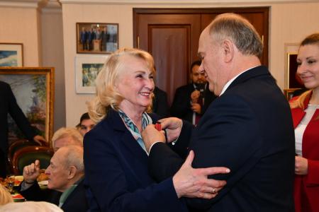 В День Великой Октябрьской социалистической революции Г.А. Зюганов наградил известных спортсменов