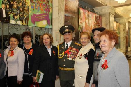 В Кемеровской области состоялись праздничный концерт, митинг и возложение, посвященные столетию Великой Октябрьской социалистической революции