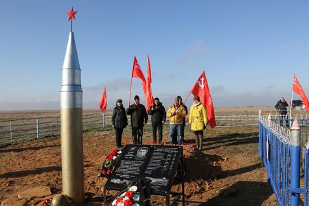 Калмыкия. Коммунисты приняли участие в траурной церемонии перезахоронения останков солдат