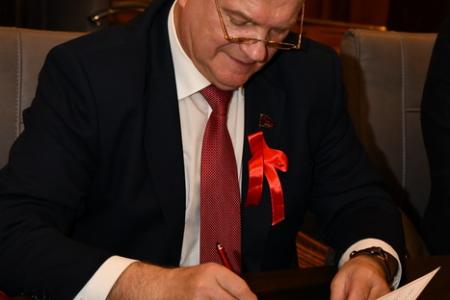 В Москве открылся международный форум левых сил «Октябрь 1917-го - прорыв к социализму!»