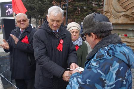 Митинг в честь 100-летия Великого Октября в Хабаровске