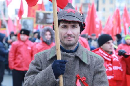 Ура, Революция! В Омске состоялось шествие и митинг коммунистов