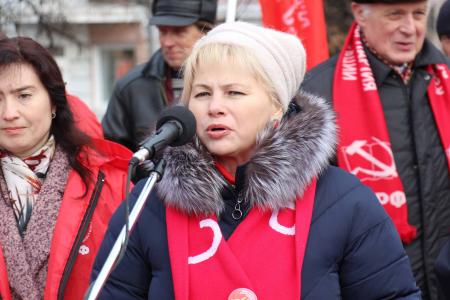 Вся власть – трудящимся! Коммунисты Рязани и их сторонники провели шествие и митинг в честь юбилея Великого Октября.