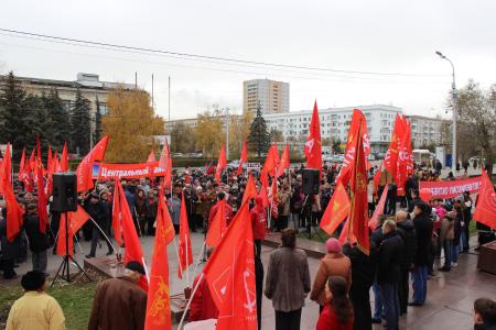 Сталинградские коммунисты передали новым поколениям «эстафету убежденности и уверенности в правоте и величии Советской эпохи»