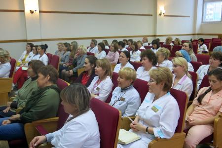 Накануне юбилея Великого Октября Валентин Шурчанов встретился с чебоксарскими медиками