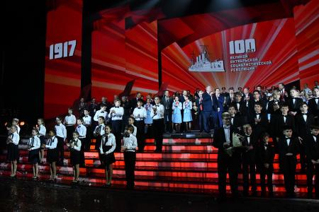 Выступление Г.А. Зюганова на торжественном вечере в концертном зале «Россия», посвященном 100-летию Великого Октября. Видео
