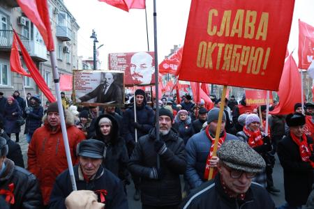 Ура, Революция! В Омске состоялось шествие и митинг коммунистов