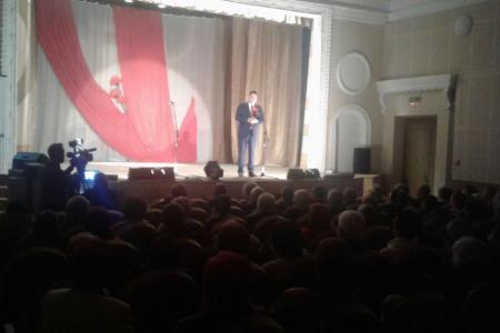 Тульская область. Депутат-коммунист Алексей Лебедев поздравил жителей города Донского с 100-летием Великого Октября