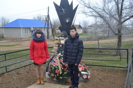 Коммунисты Калмыкии приняли участие в торжествах, посвящённых 75-летию освобождения села Уманцево