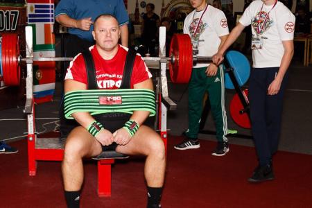Атлет спортклуба КПРФ стал чемпионам мира в силовом жиме! Победа посвящена 100-летию Октябрьской Революции