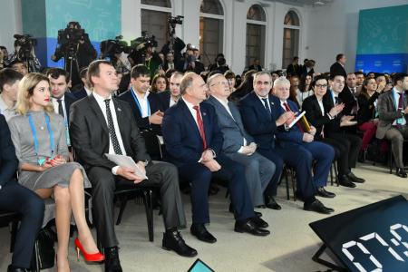 В заключительный день Всероссийского молодежного форума Государственной Думы Г.А. Зюганов встретился с его участниками