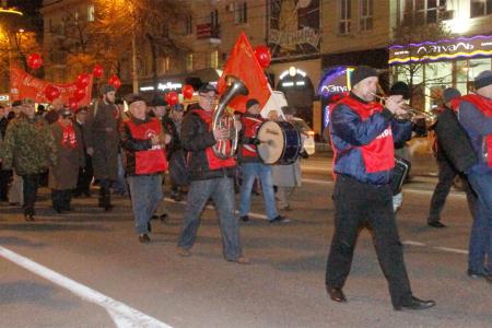 "Великий Октябрь – навсегда!". Коммунисты Воронежа провели демонстрацию и митинг