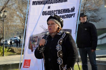 Астраханские коммунисты высказались за сохранение троллейбусов