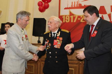 Состоялось торжественное Собрание челябинских коммунистов в честь 100-летия Великой Октябрьской социалистической революции