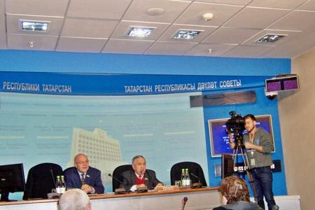 Руководитель фракции КПРФ в Госсовете Татарстана Хафиз Миргалимов провёл пресс-конференцию  для представителей республиканских СМИ